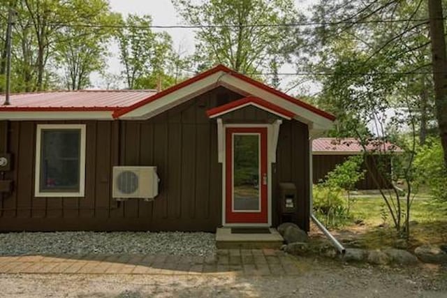 2401 J Maddy Pkwy, Interlochen, MI 49643