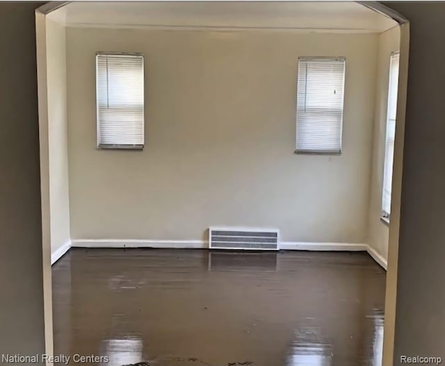 8227 Coyle St, Detroit, MI 48228 - empty room featuring baseboards