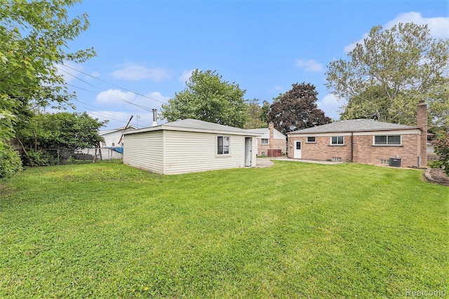26809 Bonnie Ave, Warren, MI 48089 - view of yard featuring cooling unit