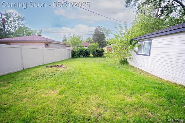 29974 Tamarack Dr, Flat Rock, MI 48134 - view of yard
