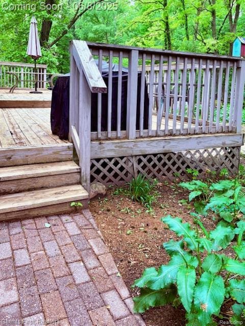 5844 Crandall Rd, Howell, MI 48855 - view of wooden terrace