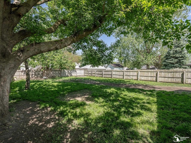 424 W 4th St, Monroe, MI 48161 - view of yard