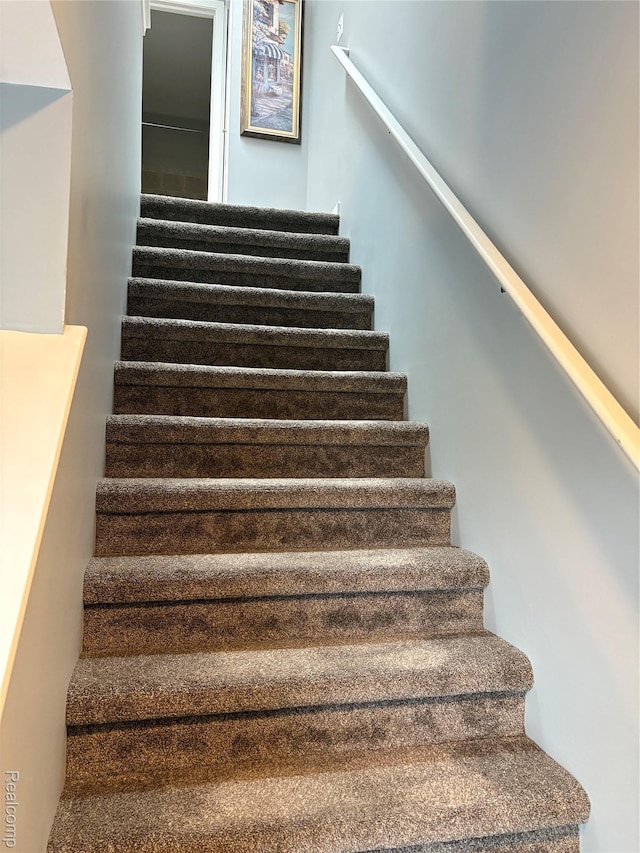 56645 Long Island Dr, Shelby Twp, MI 48316 - view of stairs