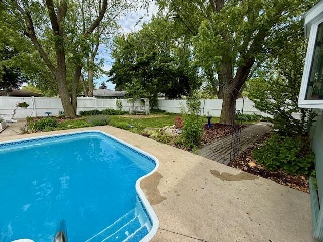 307 W 30th St, Holland, MI 49423 - view of pool featuring a fenced backyard and a patio area