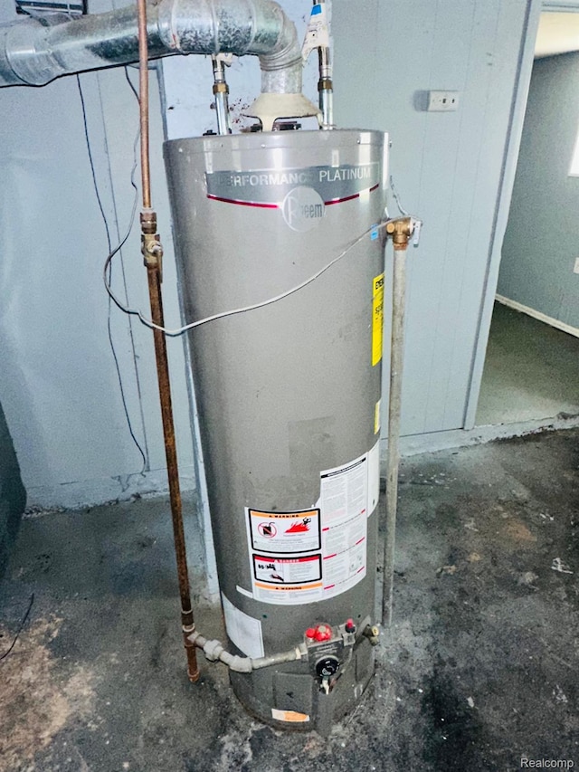 47 W Rockwood St, Ecorse, MI 48229 - utilities featuring water heater