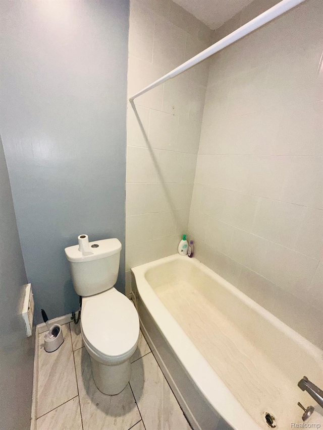 47 W Rockwood St, Ecorse, MI 48229 - full bath with toilet and shower / washtub combination