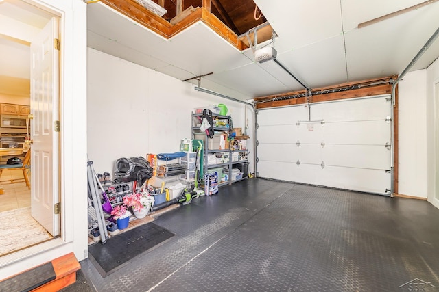 2615 Yosemite St, Saginaw, MI 48603 - view of garage