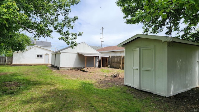 810 Division St, Adrian, MI 49221 - view of rear view of house