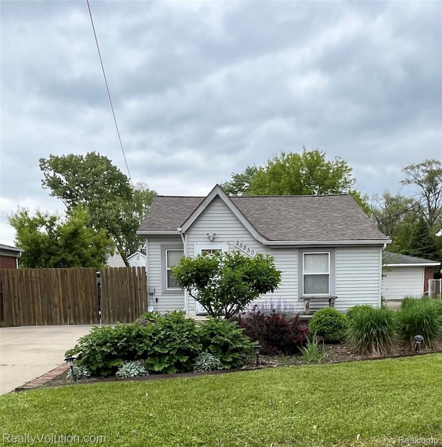 25850 Eureka Dr, Warren, MI 48091 - view of front facade with roof with shingles