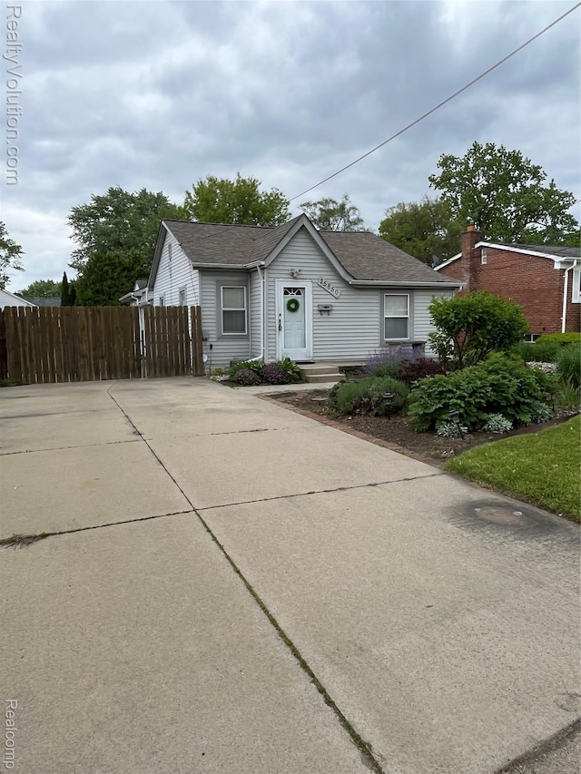 25850 Eureka Dr, Warren, MI 48091 - view of front facade