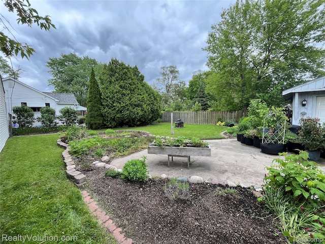 25850 Eureka Dr, Warren, MI 48091 - view of yard with a patio