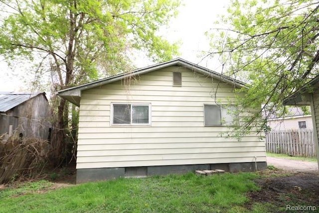 2910 Meisner Ave, Flint, MI 48506 - view of home's exterior