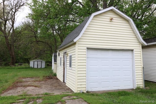 111 N Genesee St, Davison, MI 48423 - detached garage with a shed