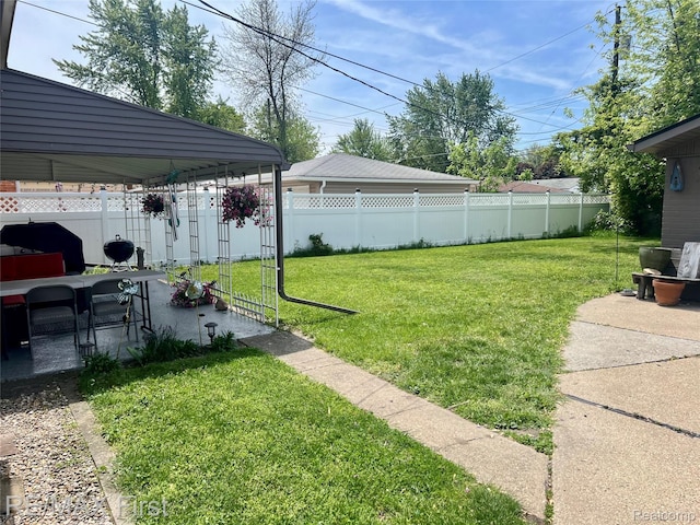 28447 Patricia Ave, Warren, MI 48092 - view of yard featuring a patio