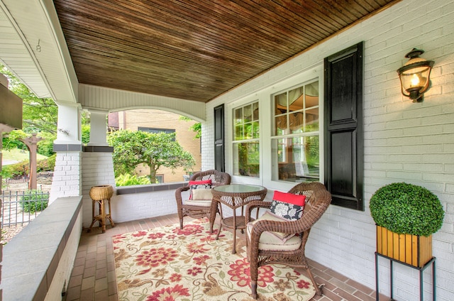 902 Oakridge Dr, Jackson, MI 49203 - view of covered porch