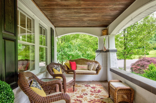902 Oakridge Dr, Jackson, MI 49203 - view of porch