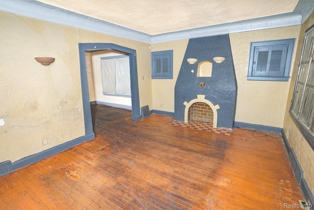15859 Cloverlawn St, Detroit, MI 48238 - unfurnished living room featuring wood finished floors