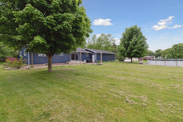303 E Xy Ave, Vicksburg, MI 49097 - view of grassy yard