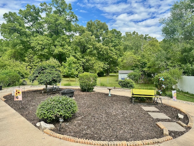 558 Terry St, Muskegon, MI 49442 - surrounding community with an outbuilding