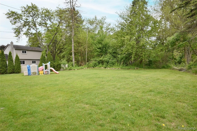6835 Limerick Ln, Troy, MI 48098 - view of grassy yard