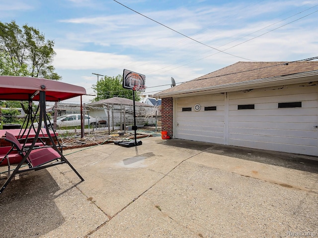3878 Charles St, Hamtramck, MI 48212 - view of detached garage