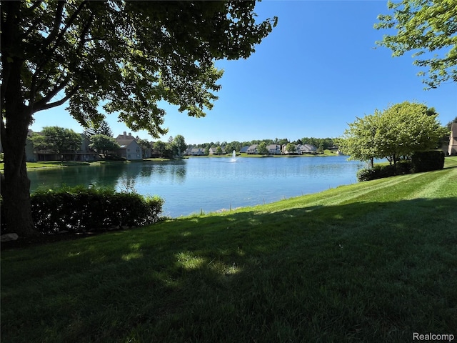 536 Cambridge Way, Bloomfield Hills, MI 48304 - water view