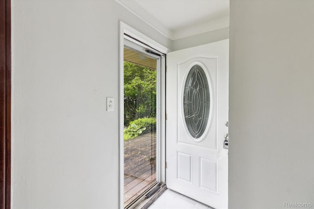 14134 Syracuse St, Southgate, MI 48180 - entrance foyer featuring light marble finish floors