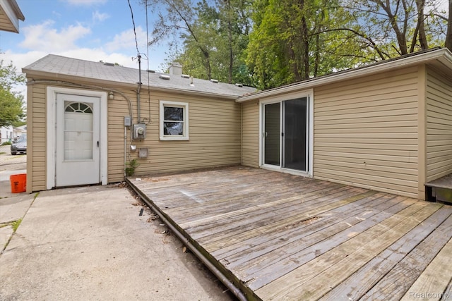 14134 Syracuse St, Southgate, MI 48180 - view of wooden terrace