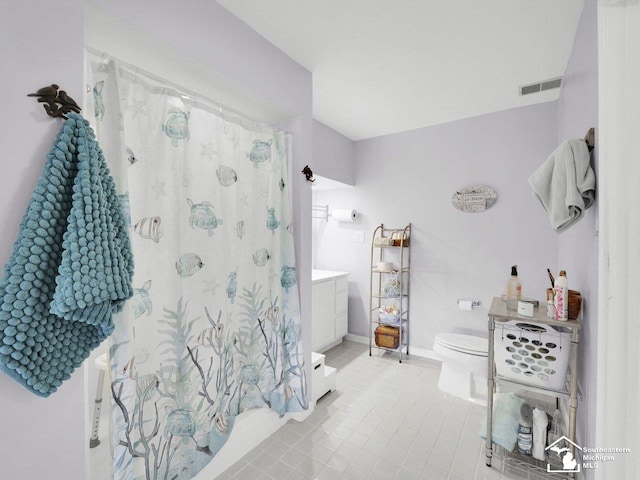 11963 Egan Hwy, Brooklyn, MI 49230 - bathroom featuring a shower with curtain, tile patterned floors, and vanity