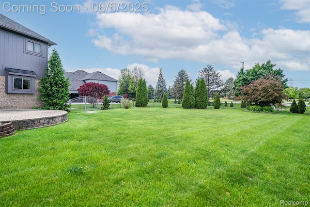 42105 Dorchester Ct, Clinton Township, MI 48038 - view of yard
