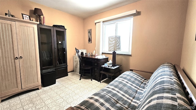 11940 Portage Lake Ave, Pinckney, MI 48169 - office space with light flooring