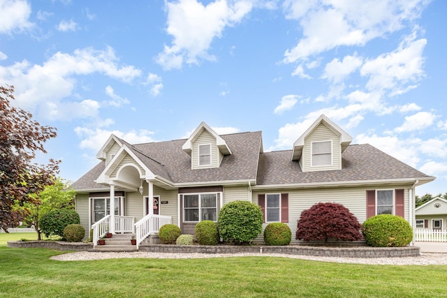 424 Gale Ct, Ithaca, MI 48847 - cape cod home with roof with shingles and a front lawn