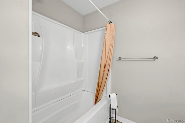534 E Brickley Ave, Hazel Park, MI 48030 - full bathroom with shower / bath combination with curtain