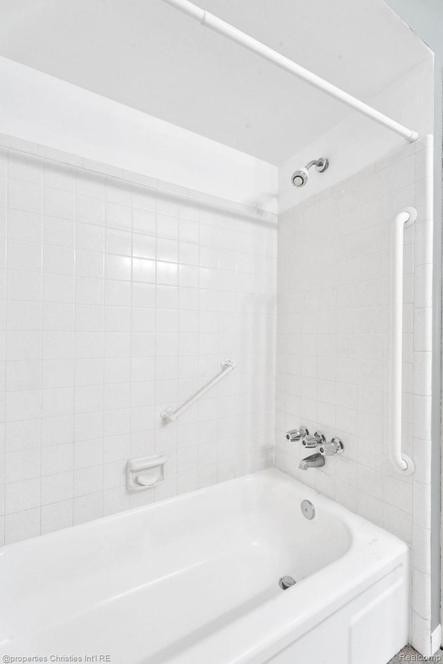 1874 Wickham St Unit 68, Royal Oak, MI 48073 - bathroom featuring  shower combination