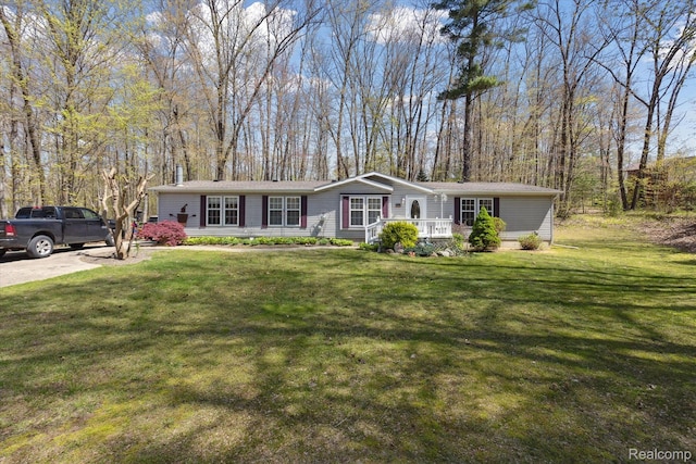 4952 Davison Rd, Lapeer, MI 48446 - view of front facade with a front lawn