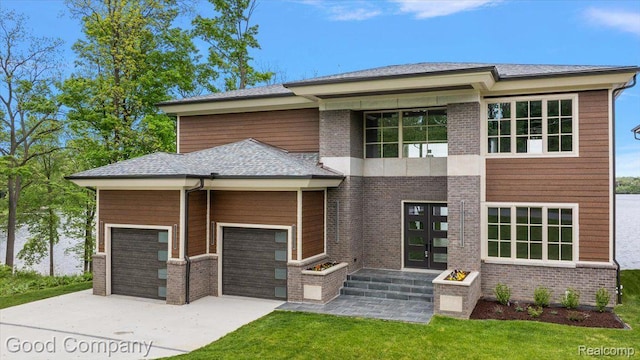1760 Hamilton Dr, Bloomfield Hills, MI 48302 - view of front of house featuring a garage, driveway, a front lawn, and brick siding