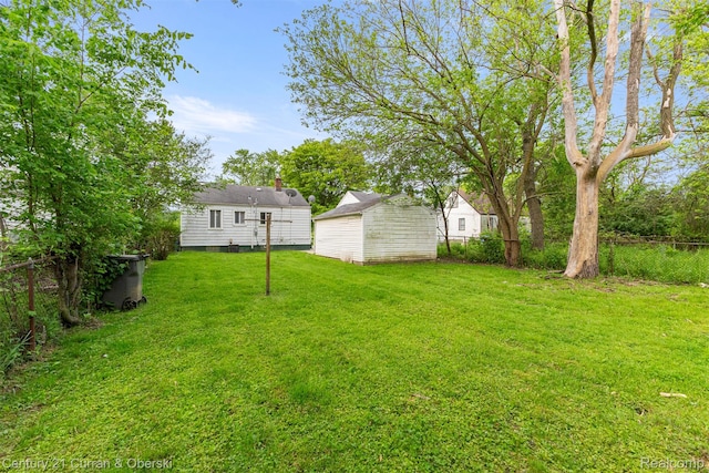 25960 Yale St, Inkster, MI 48141 - view of yard with an outdoor structure