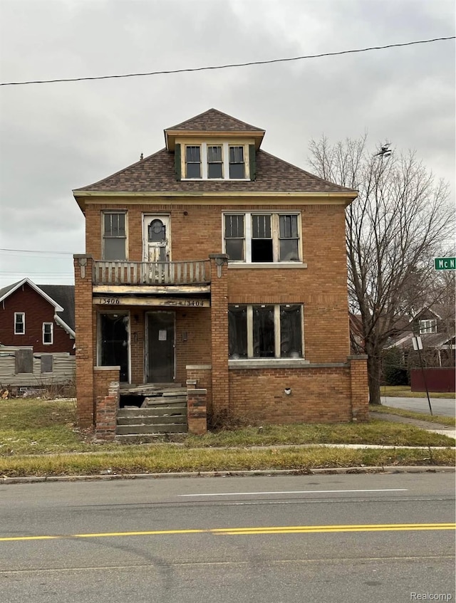 13408 E Mcnichols Rd, Detroit, MI 48205 - american foursquare style home featuring brick siding and roof with shingles