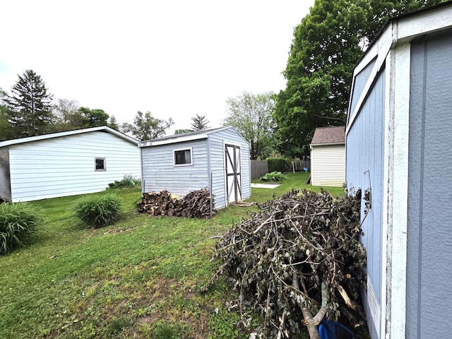 617 Stoll Rd, Lansing, MI 48917 - view of grassy yard