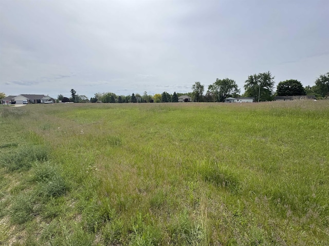 6 Wheatland Dr, Tecumseh, MI 49286