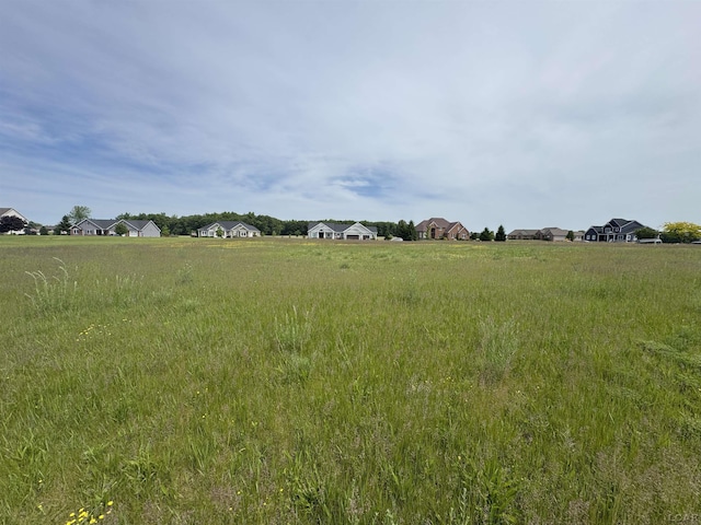 6 Wheatland Dr, Tecumseh, MI 49286