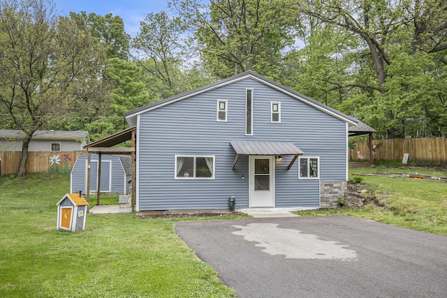 418 W Fargo St, Ionia, MI 48846 - view of front of property featuring a patio