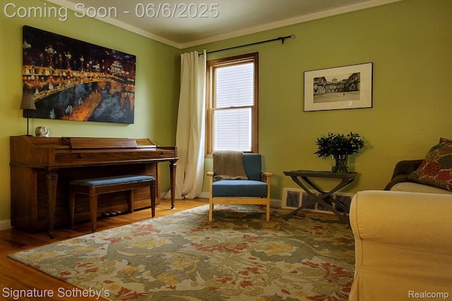 917 N Edison Ave, Royal Oak, MI 48067 - living area with wood finished floors and crown molding