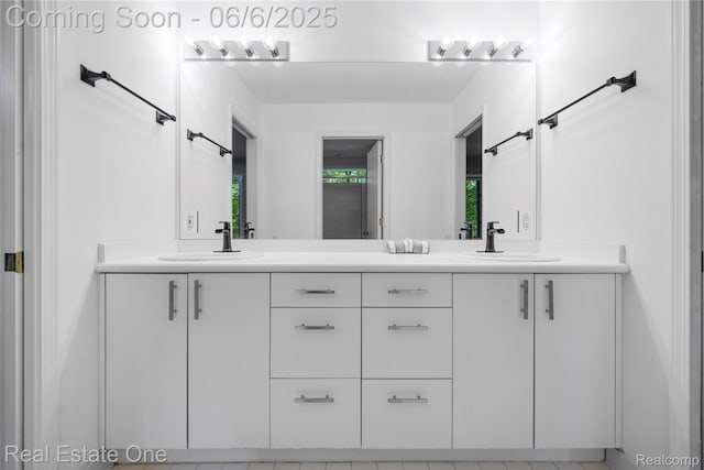 6212 Bromley Ct, West Bloomfield, MI 48322 - bathroom featuring double vanity