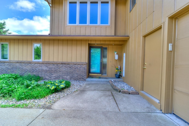 4470 Peach Ridge Ave NW, Grand Rapids, MI 49544 - entrance to property with brick siding
