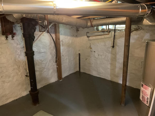 50 N Sprague St, Coldwater, MI 49036 - unfinished basement featuring water heater