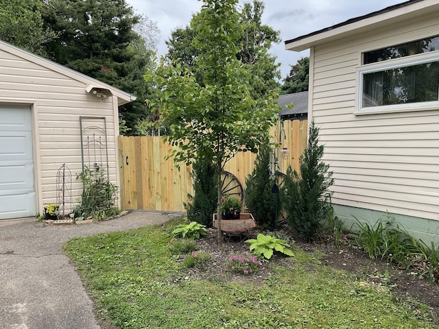 50 N Sprague St, Coldwater, MI 49036 - view of yard