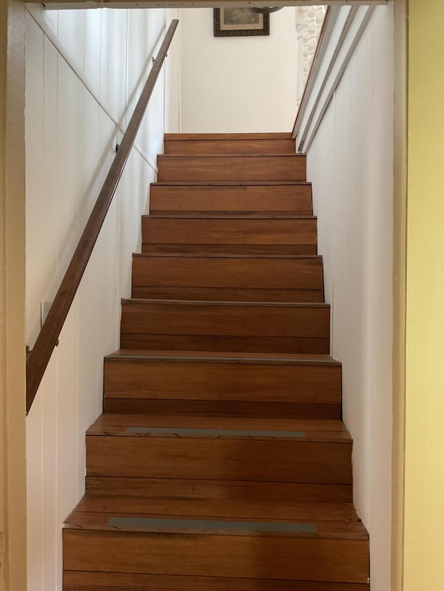50 N Sprague St, Coldwater, MI 49036 - view of stairs