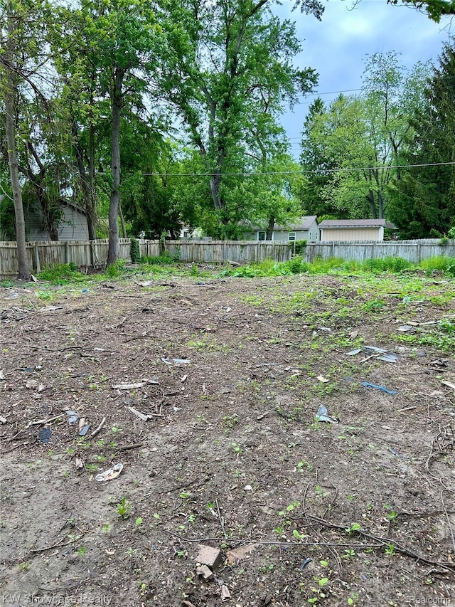 2935 Jackson Blvd, Highland, MI 48356 - view of yard