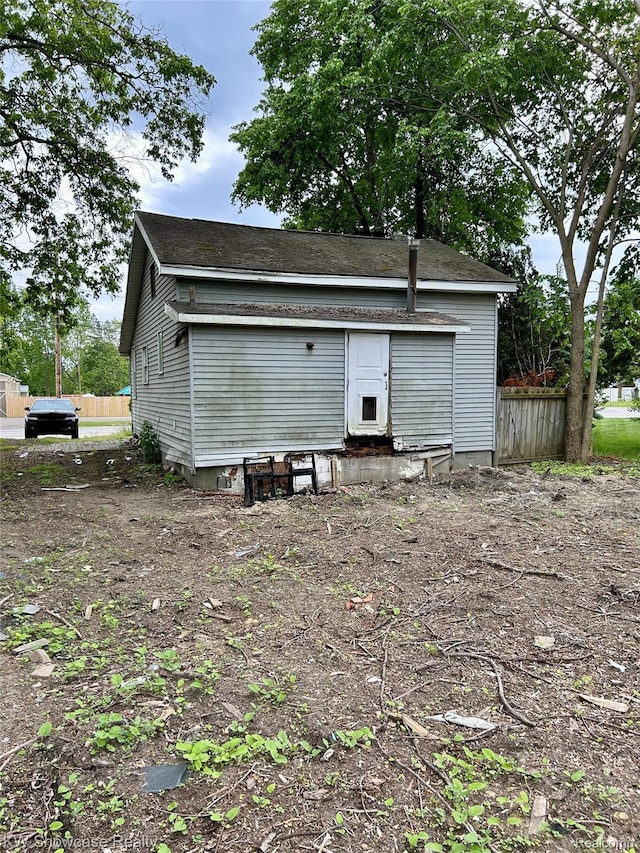 2935 Jackson Blvd, Highland, MI 48356 - view of back of house